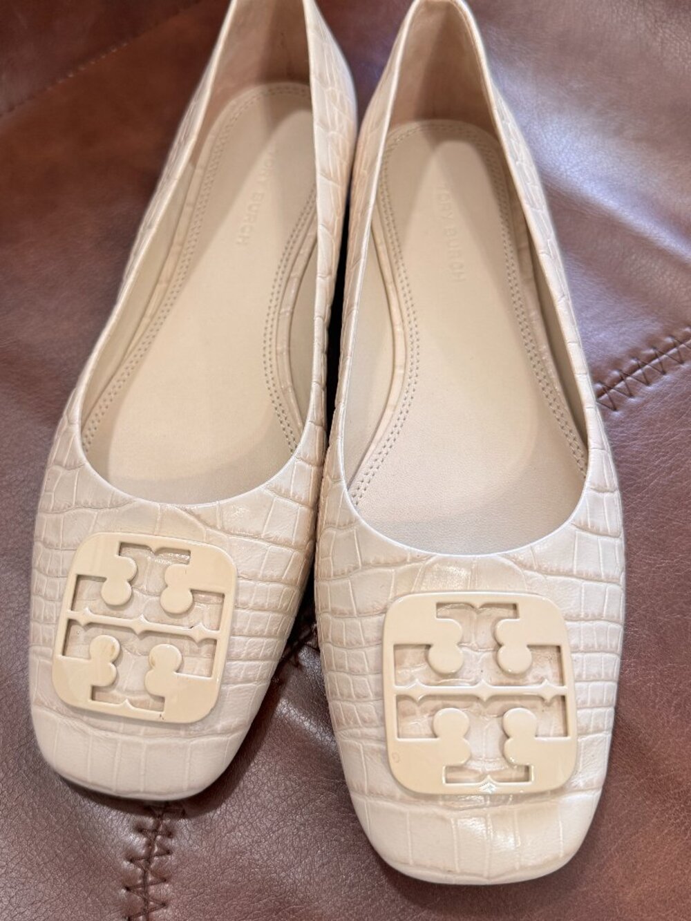 GORGEOUS TORY BURCH CREAM LOGO CROC GEORGIA FLATS BALLET 7 M